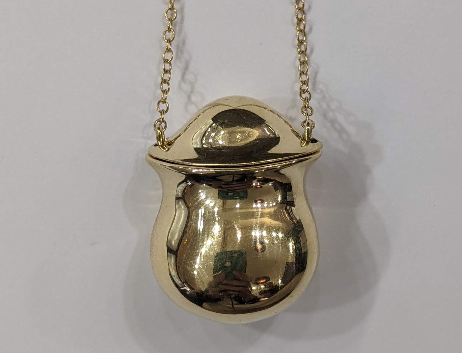 PENDENT GOLD