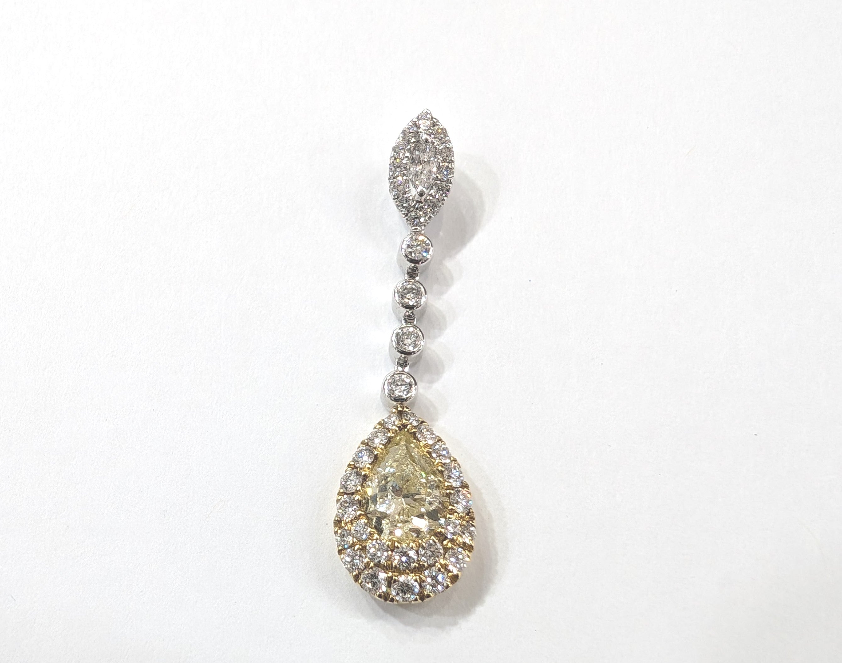 PENDANT GOLD DESIGNER