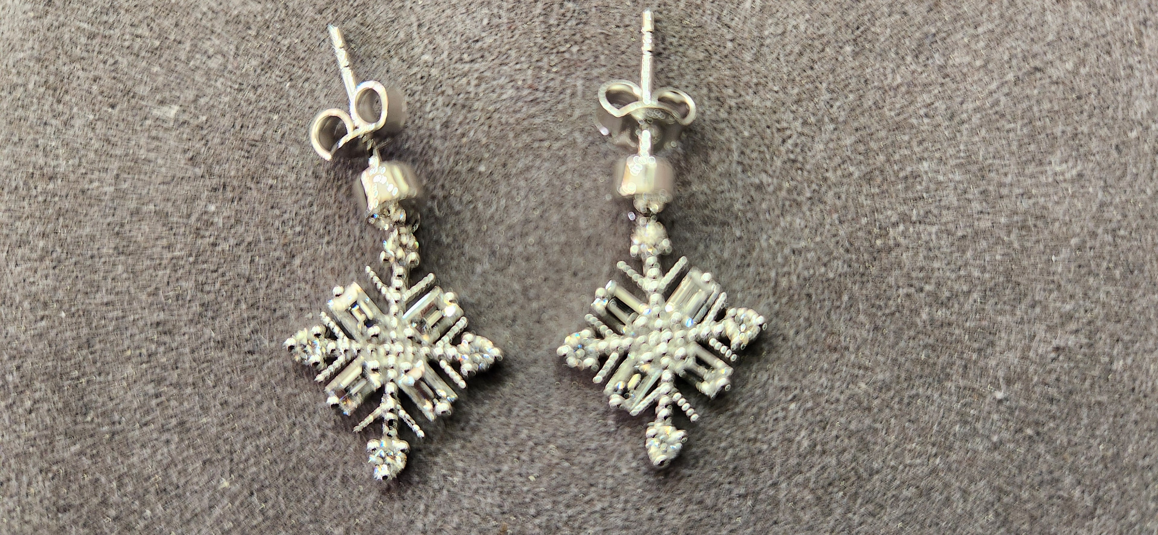 Earring Gold Designer