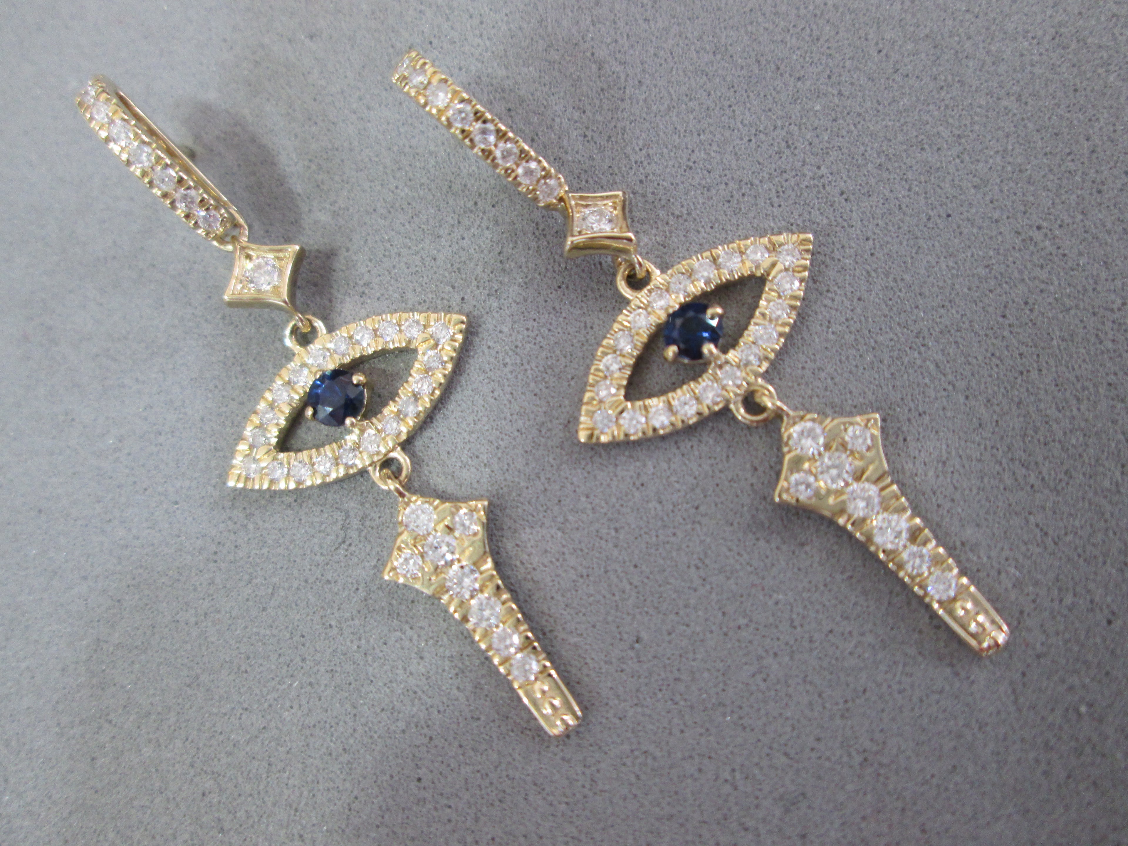 EARRING GOLD DESIGNER