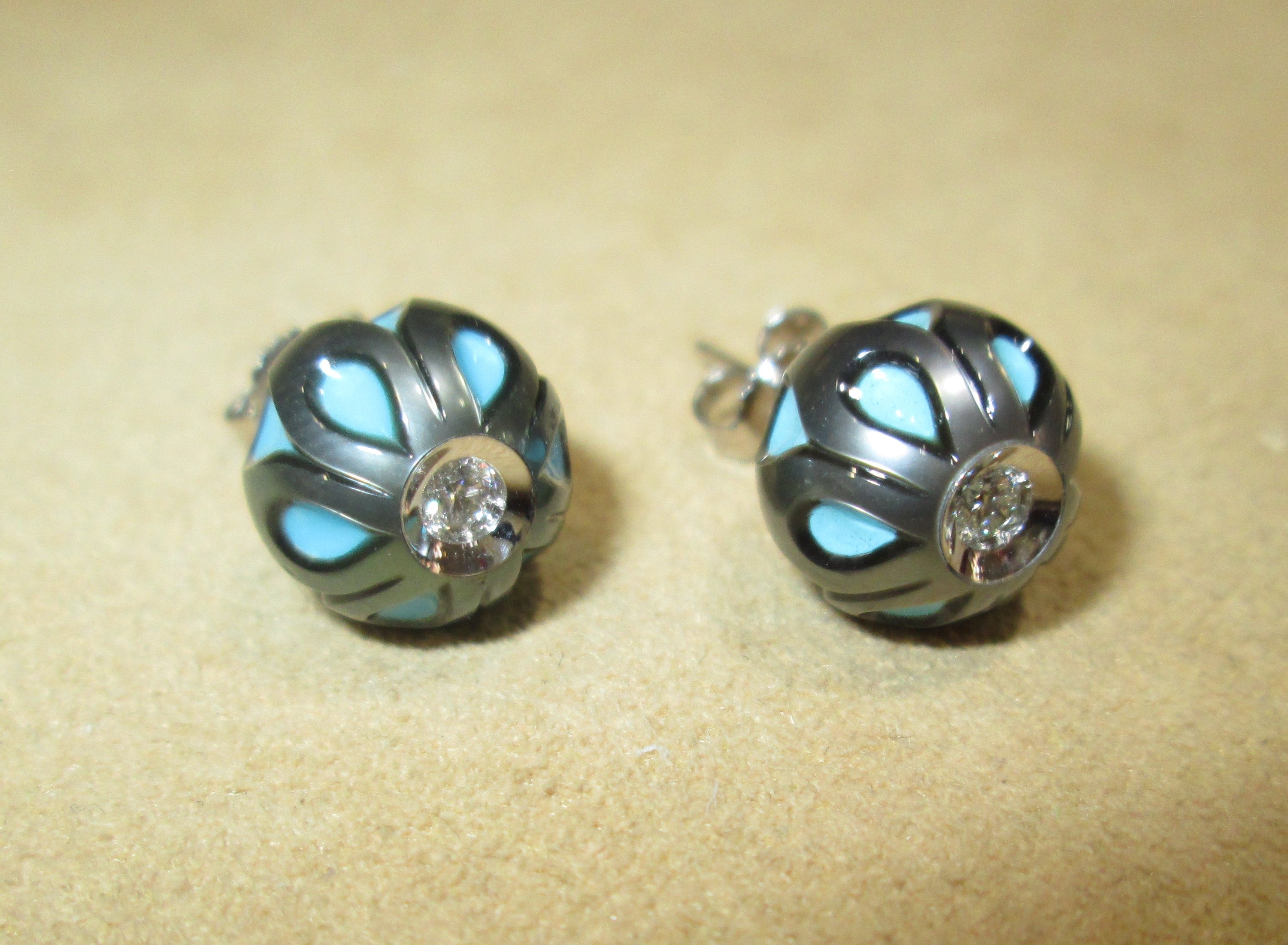 EARRING GOLD DESIGNER