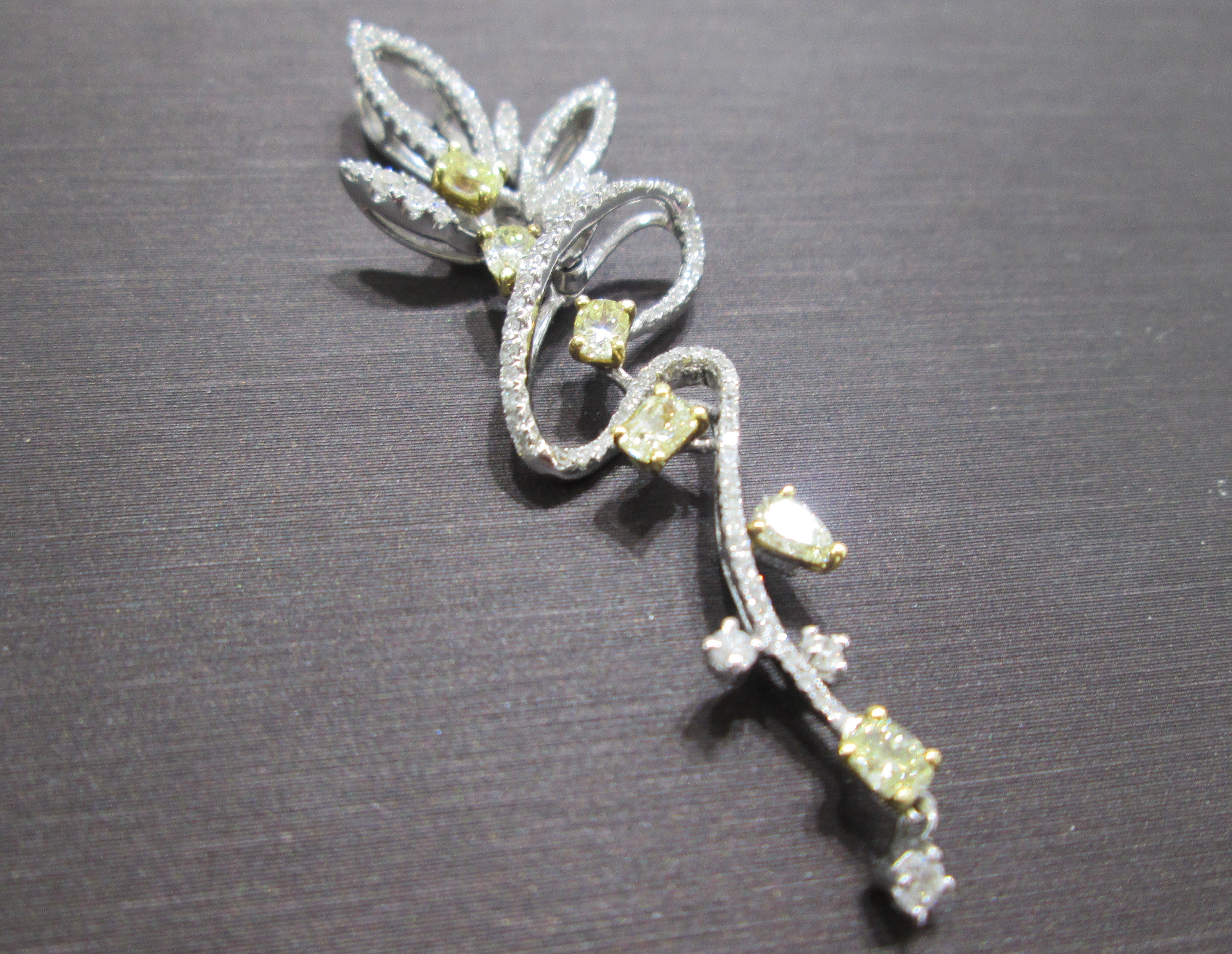 PENDANT GOLD DESIGNER