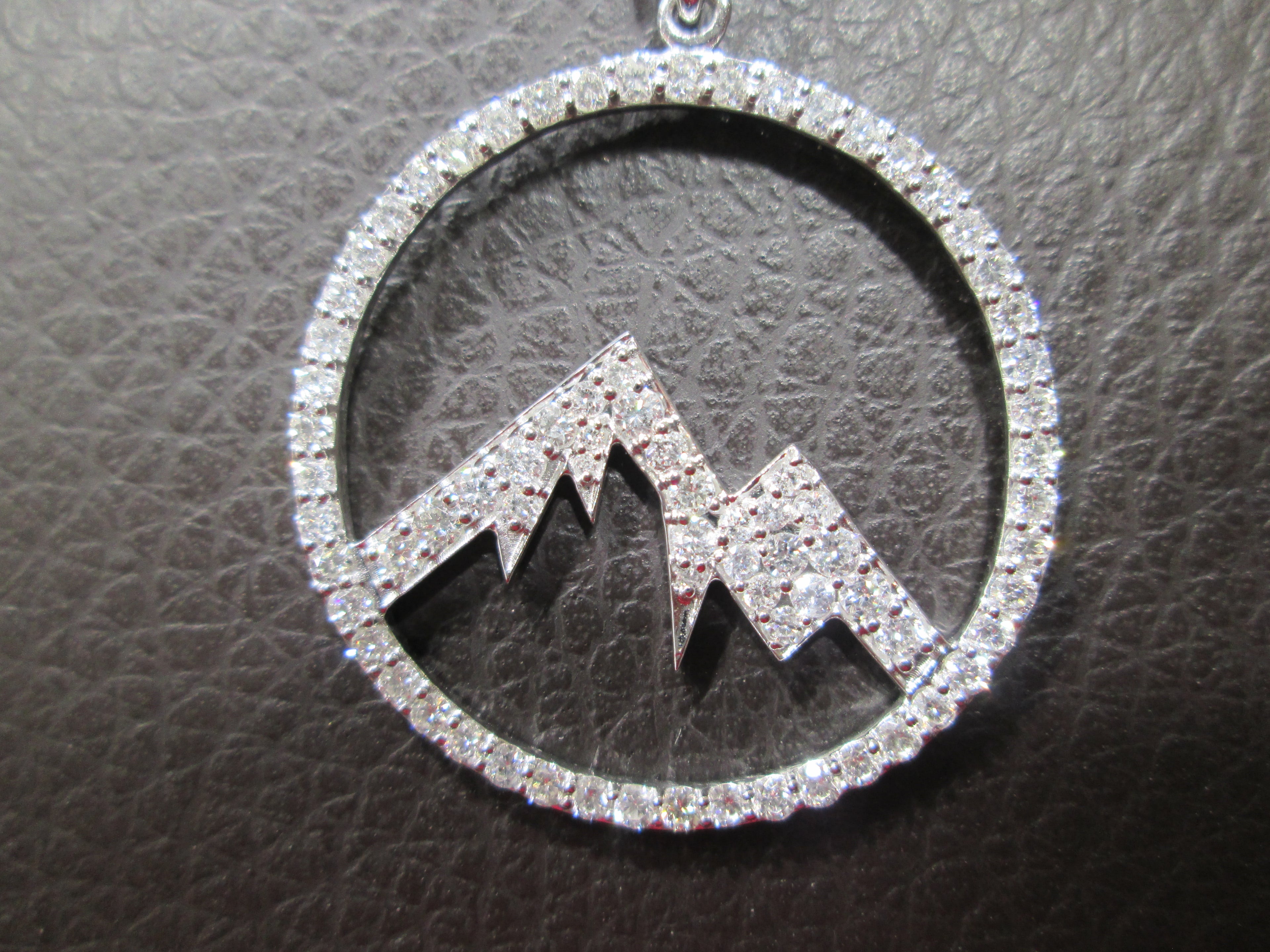 Pendant Gold Designer