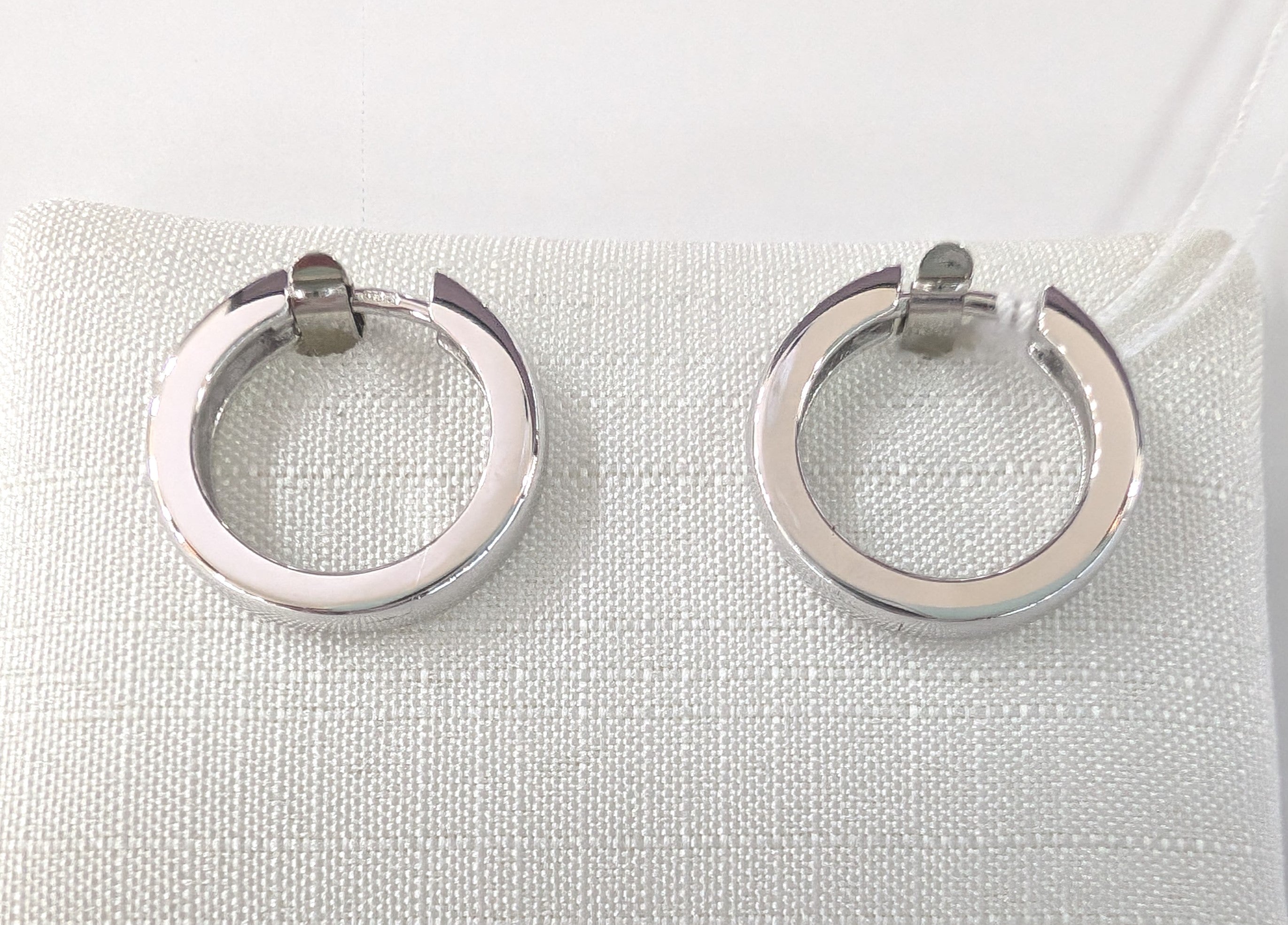 EARRING SILVER DESIGNER
