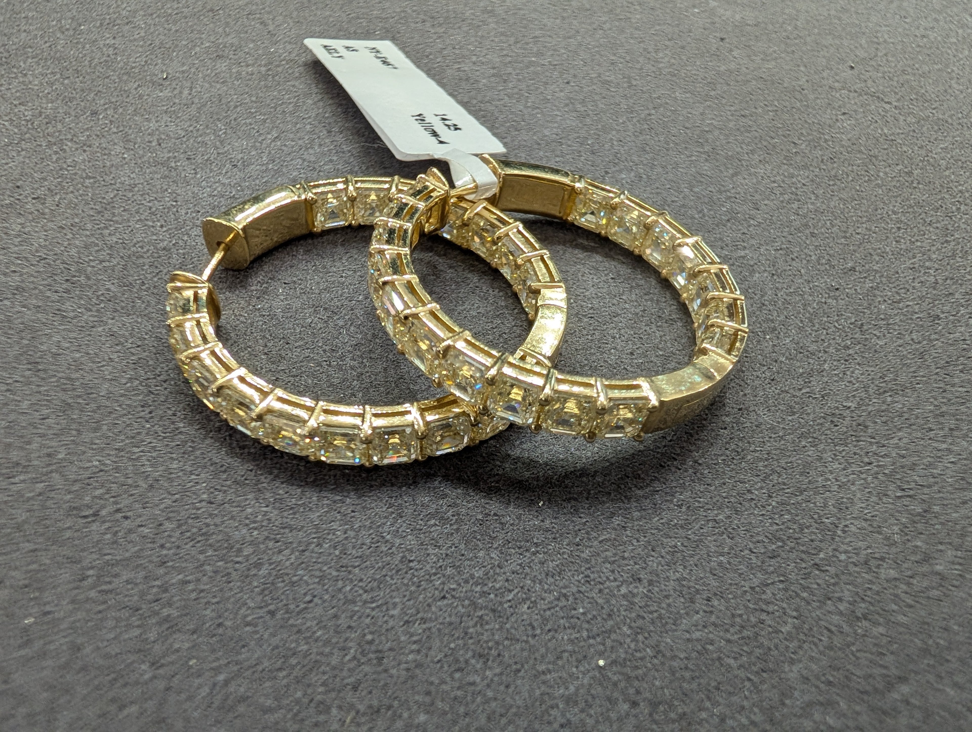 EARRING GOLD DESIGNER