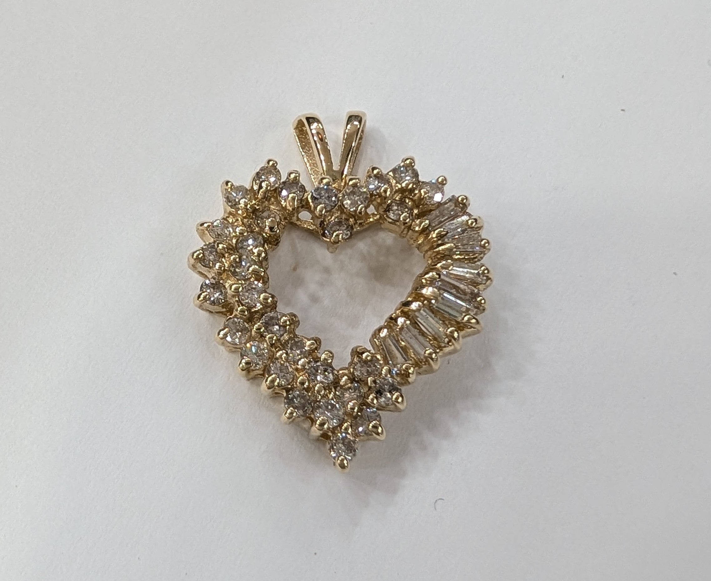 PENDENT GOLD