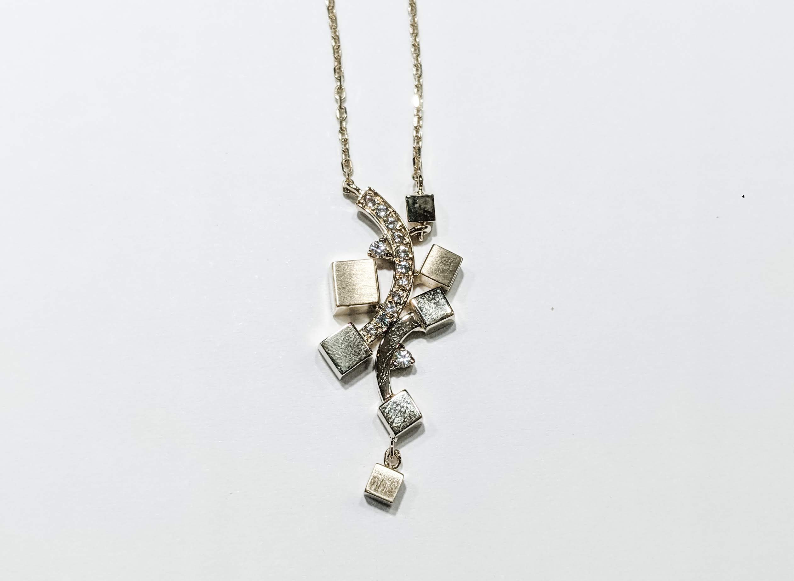 NECKLACE GOLD DESIGNER