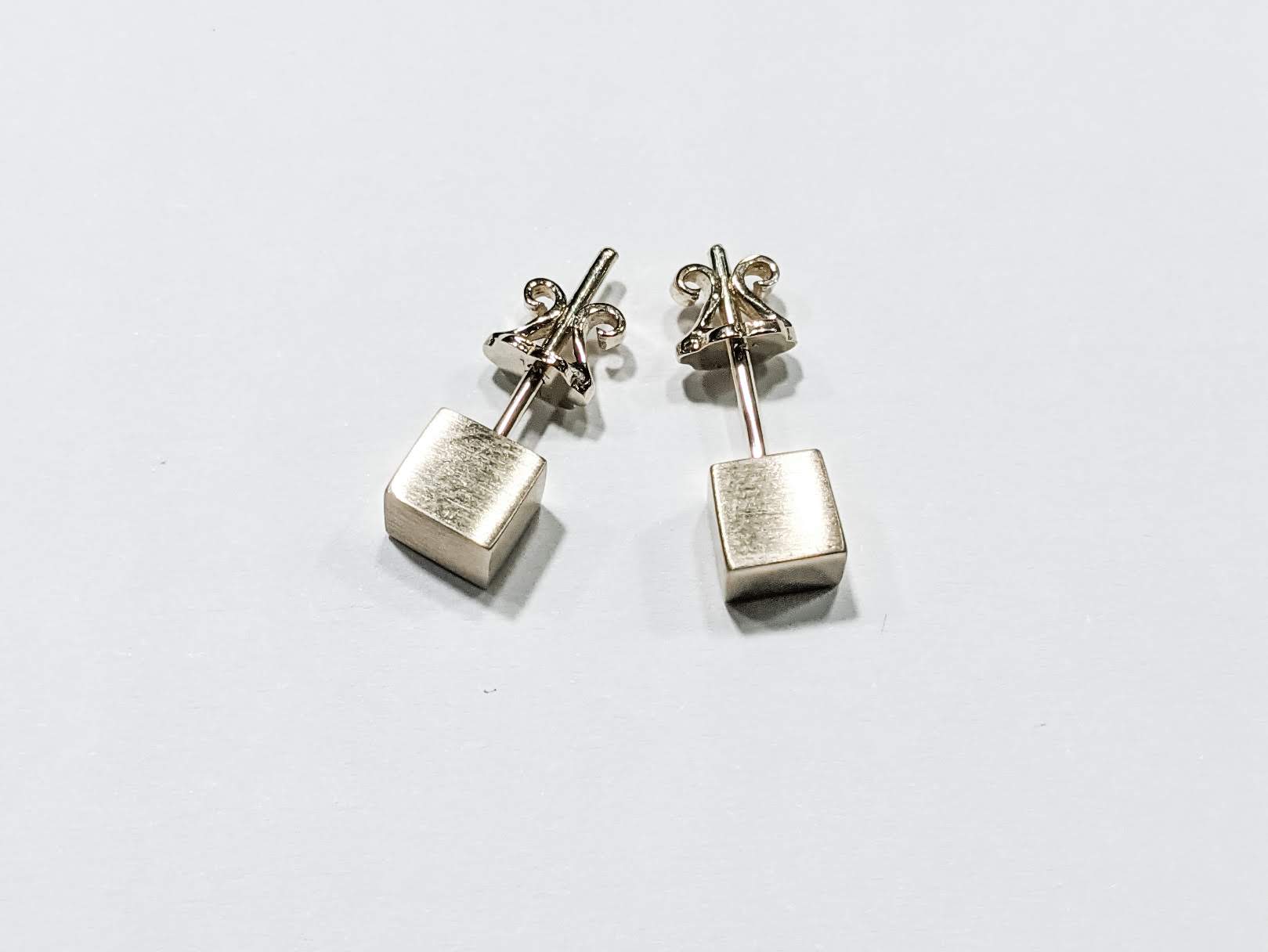 EARRING GOLD DESIGNER