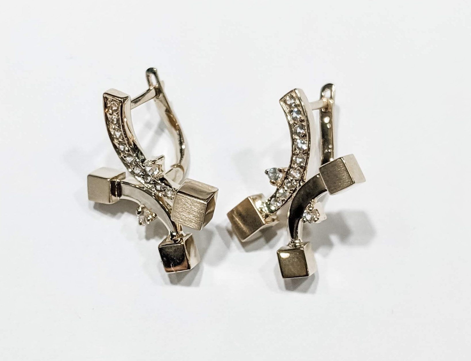 EARRING GOLD DESIGNER